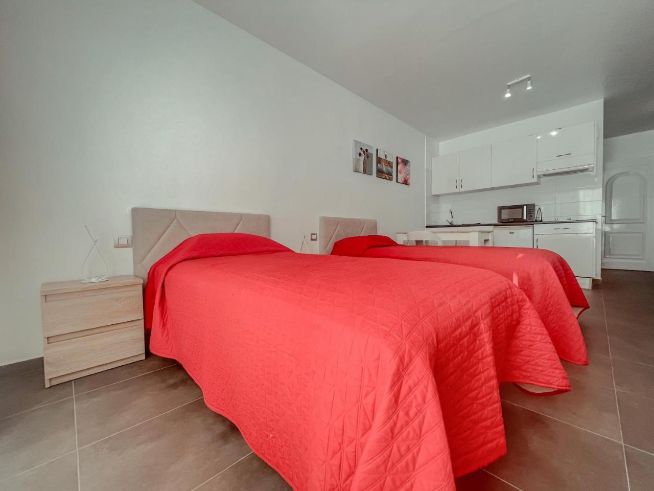 Ocean View Studio Victoria in Playa de las Americas 2