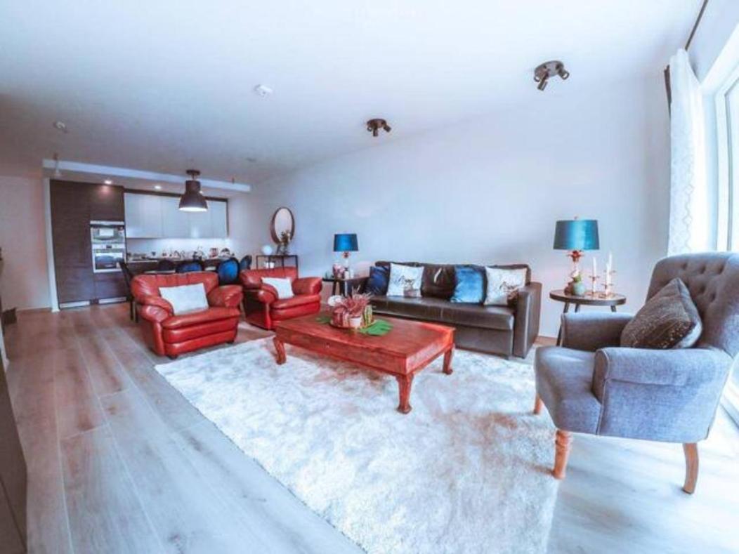 Luxury New Apt in Downtown (83 Sqm) 1