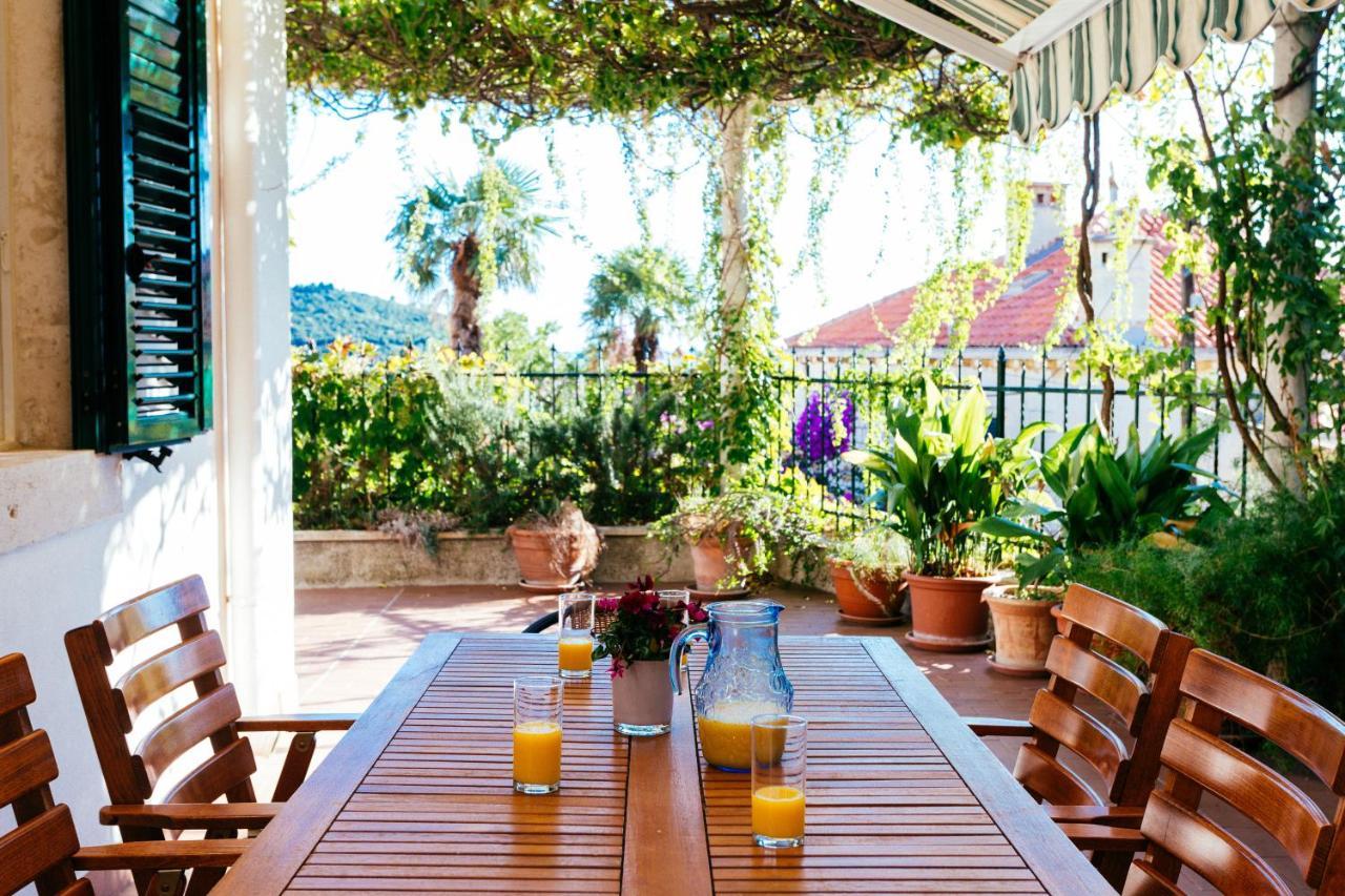 Hedera Estate, Hedera A27 2