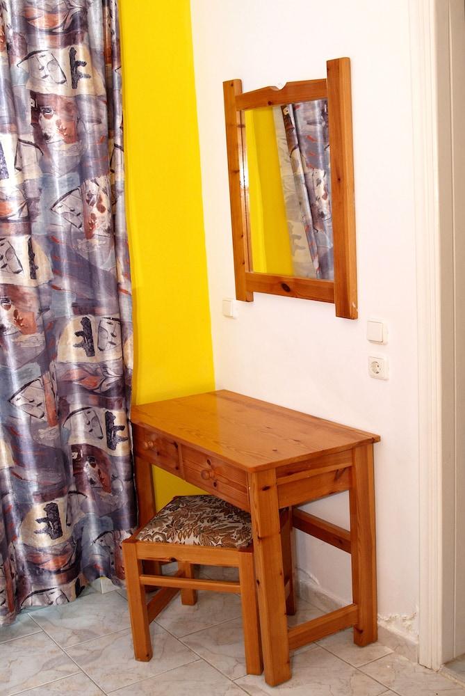 Marianthi Studios Stegna 1