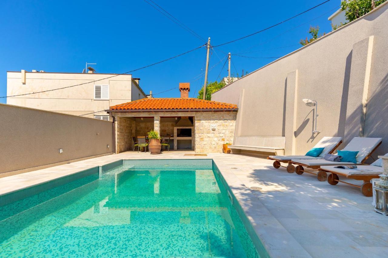 Hedera Estate, Hedera A18 1