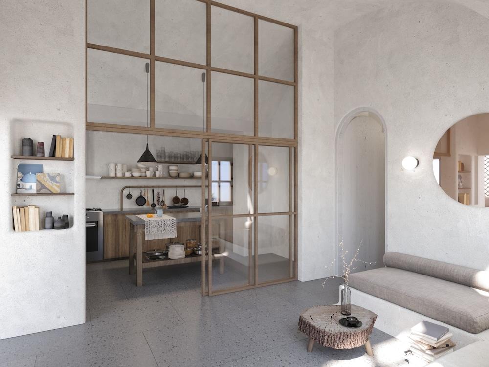 Central Oia Hostel 1