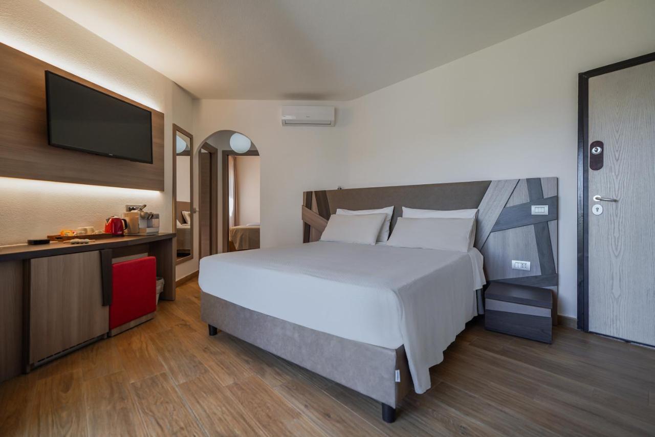 Your Lovely And Elegant Home with Garden Sea View 1