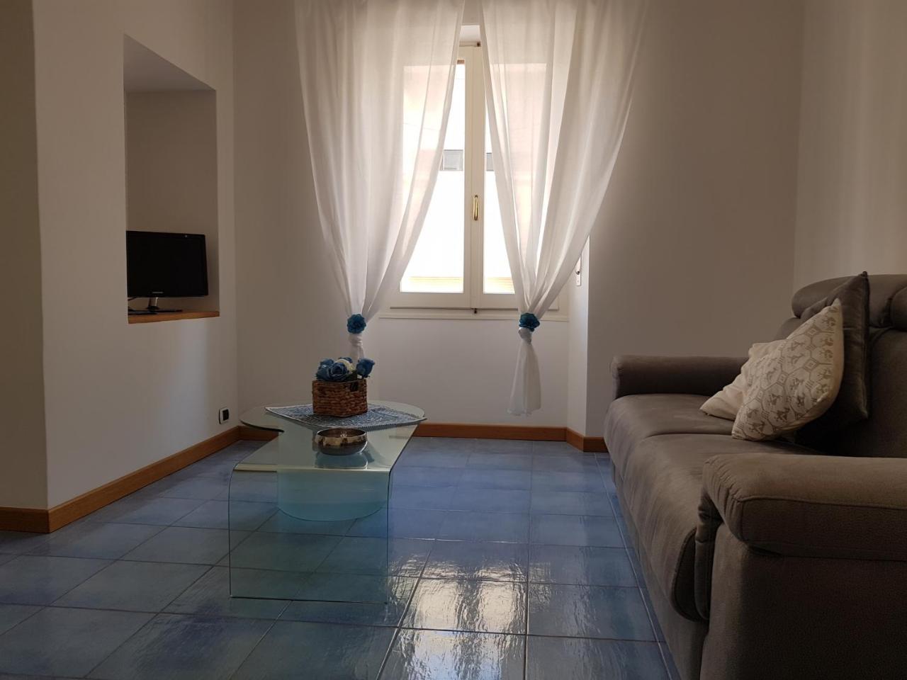 Piso Azul (Adults Only) 2