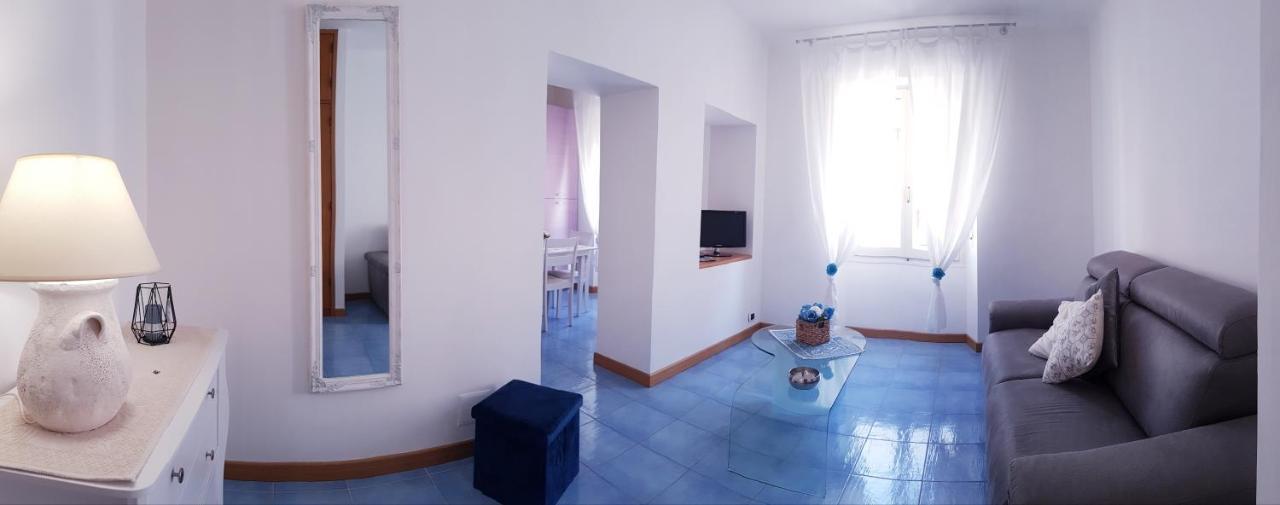 Piso Azul (Adults Only) 1