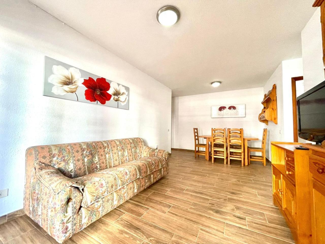 Apartamento Urb. Palmeras Del Sur Con Piscina 1