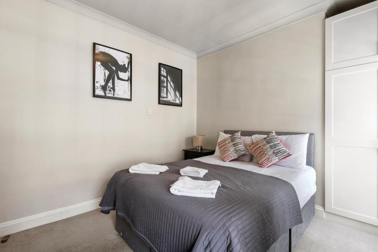 1 Bed Executive Apartment Near Liverpool Street Station Free Wifi by City Stay Aparts London 2