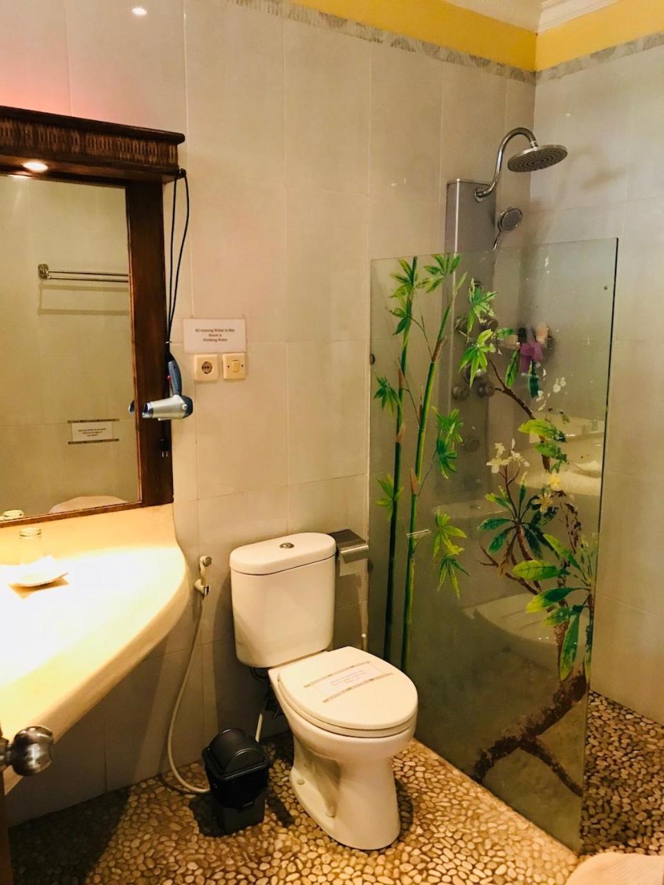 White Lotus Oasis (Adults Only) 2