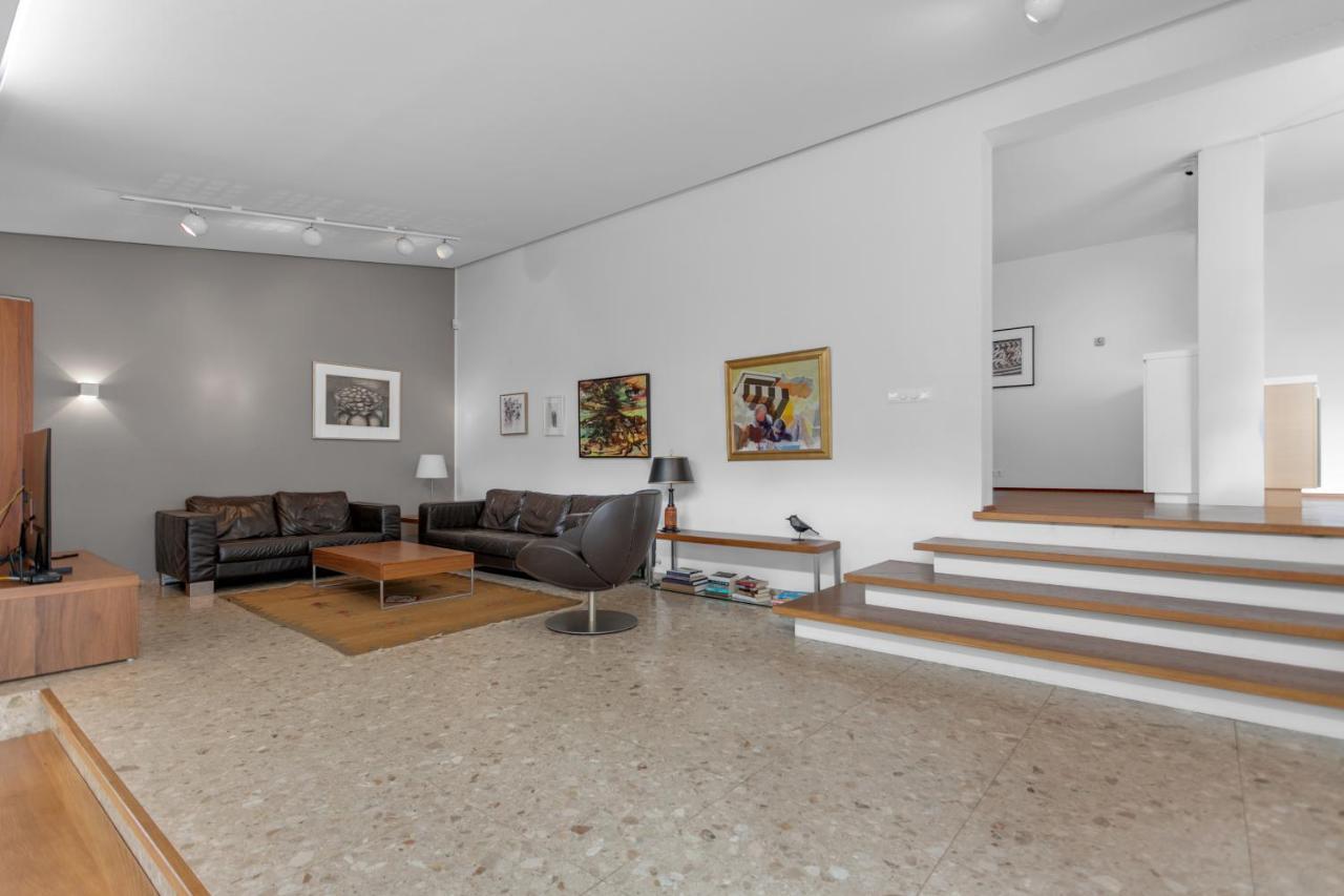 Luxurious Private Villa 1