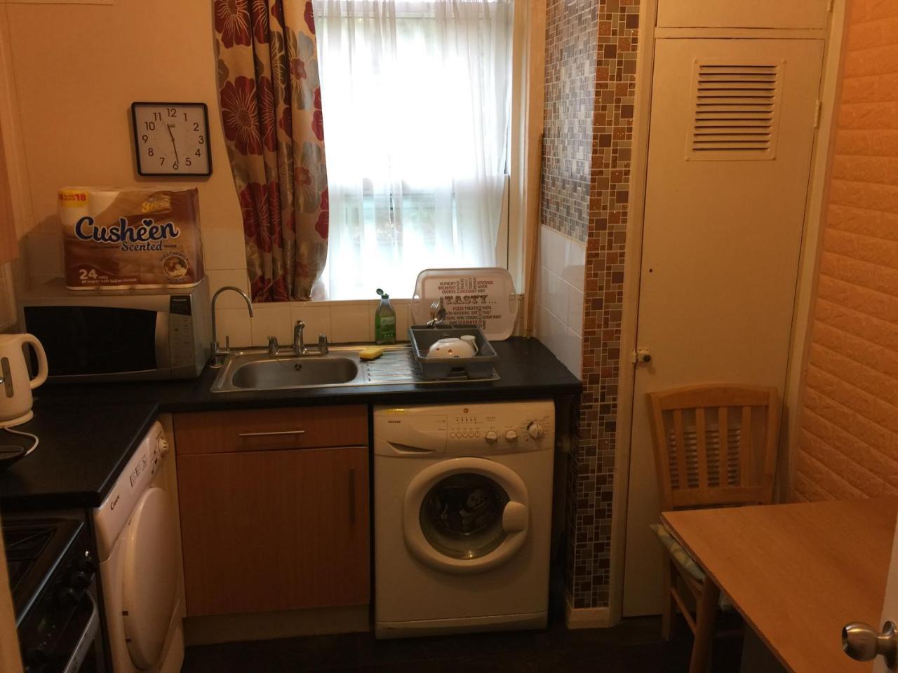 Central Greenwich Guest Rooms 1