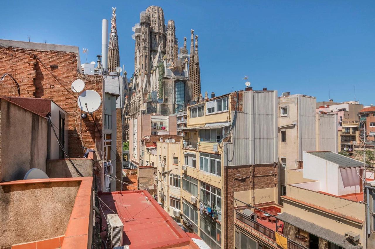 3bd with Private Terrace Right by Sagrada Familia (Adults Only) 1