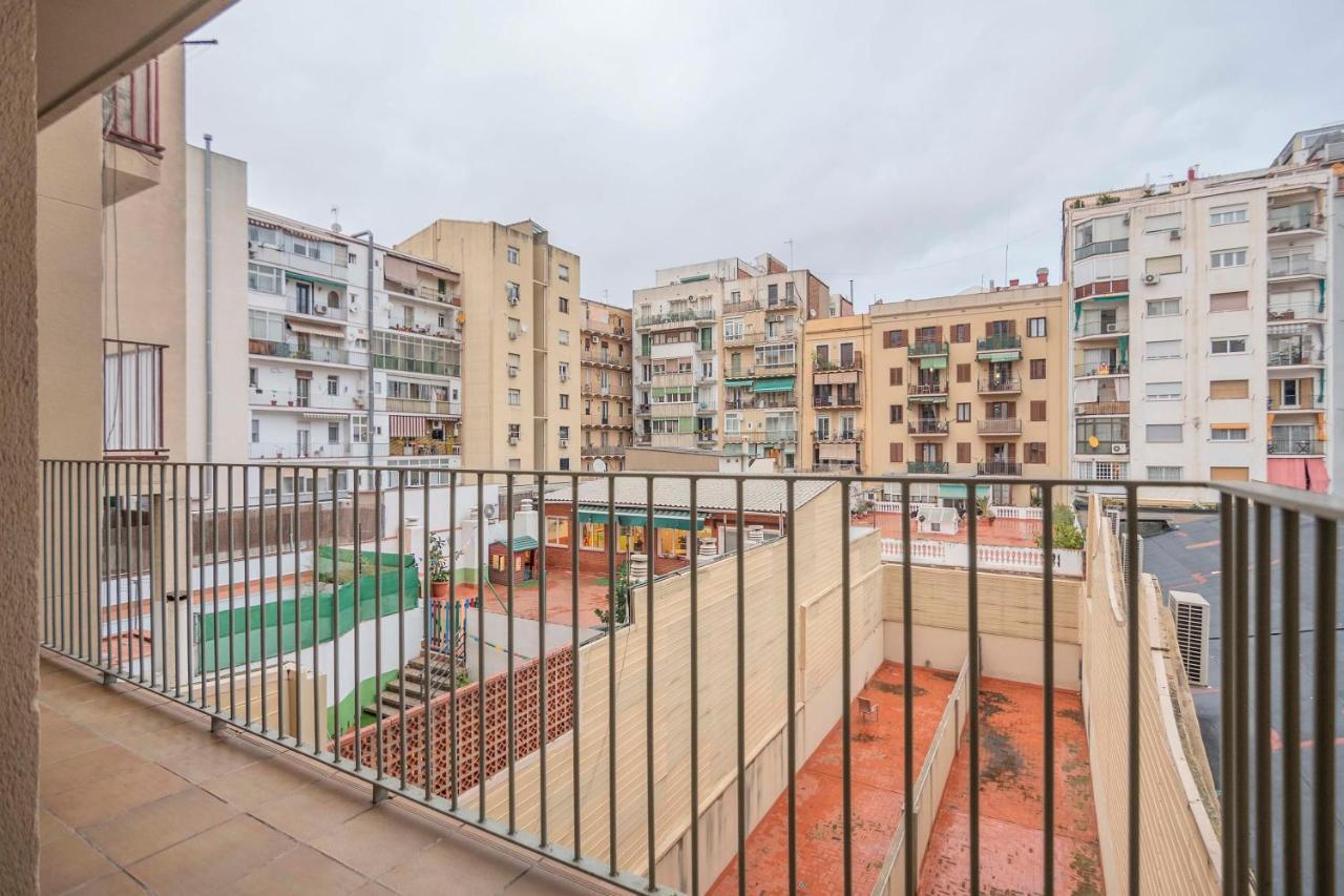 Modern And Bright Apartment in Eixample 2-1 (Adults Only) 2