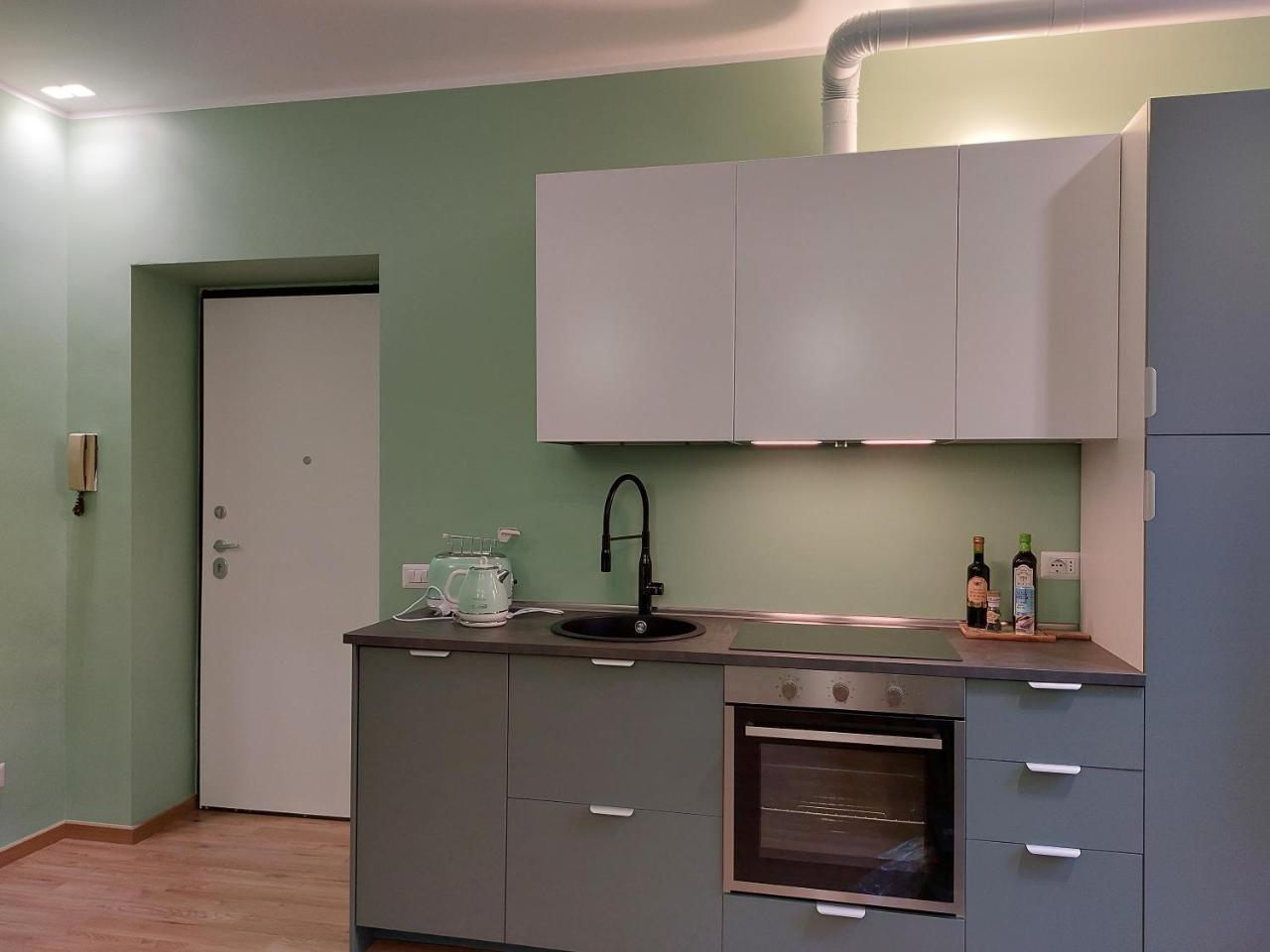 2 Via Fabio Mangone 1