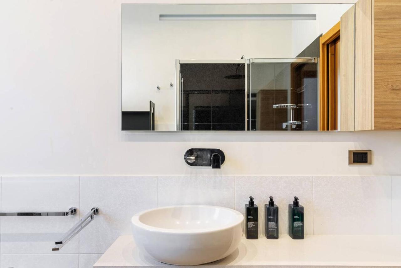 Colored And Spacious Flat Close To Navigli by Easylife (Adults Only) 2