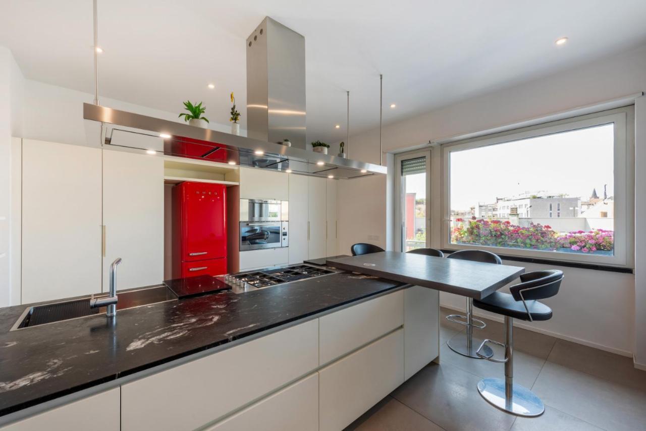 Easylife - Wonderful Penthouse with Terrace a Few Steps From the Duomo 2