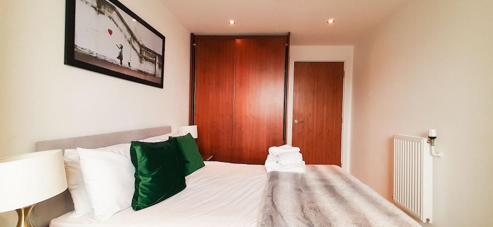 Lincoln Plaza Duckman Tower