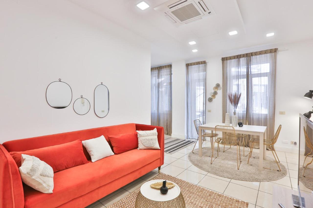 Easylife - Elegante E Rifinito Appartamento Vista Duomo in Piazza San Babila