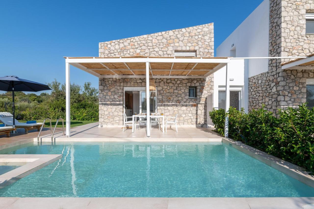 New Brand Loft, Heating Pool , Jacuzzi , SPA Near Beach with Children Area,2 Min Drive, Beach, Tavern,Market 1