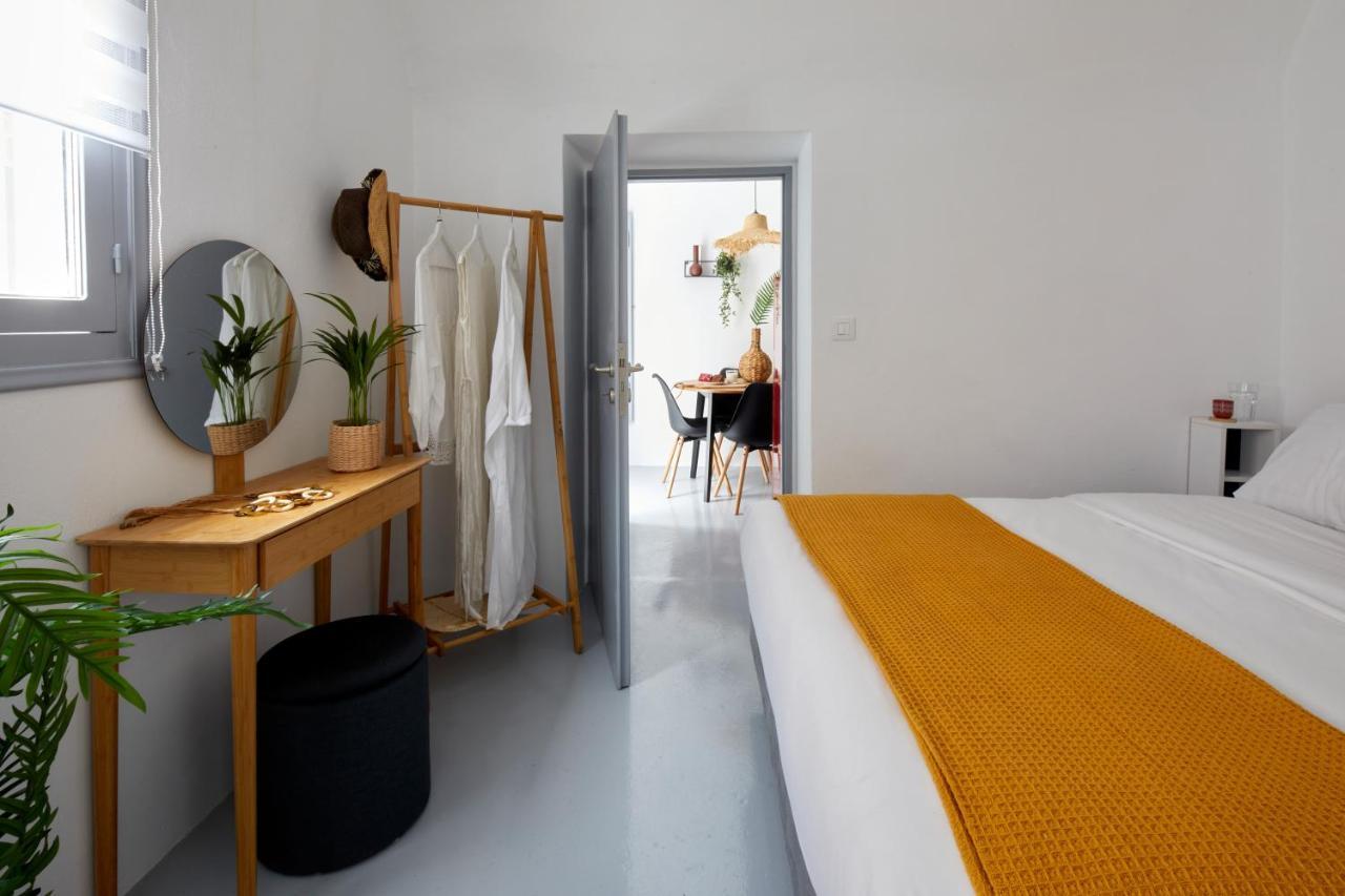 Lamina Guest House Perissa 1