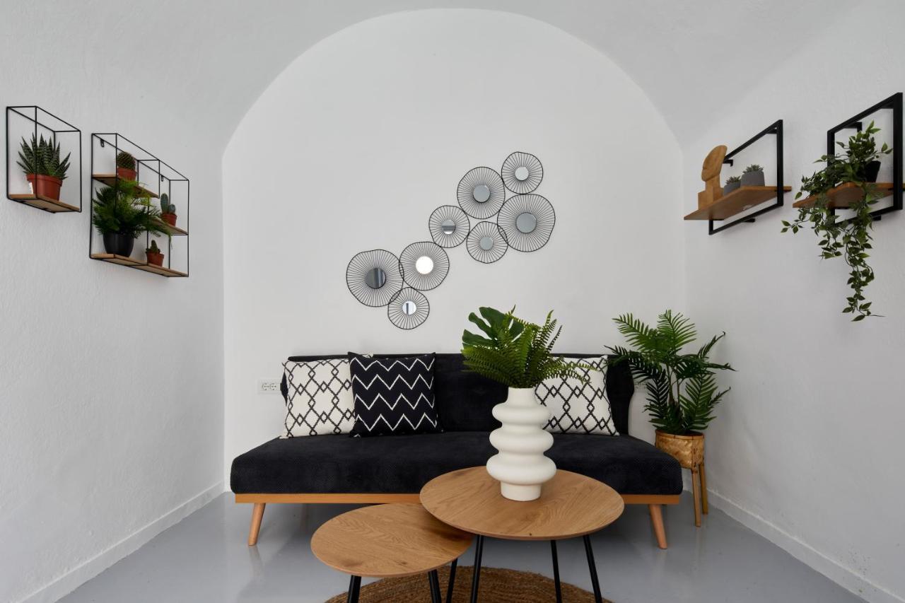 Lamina Guest House Perissa 2