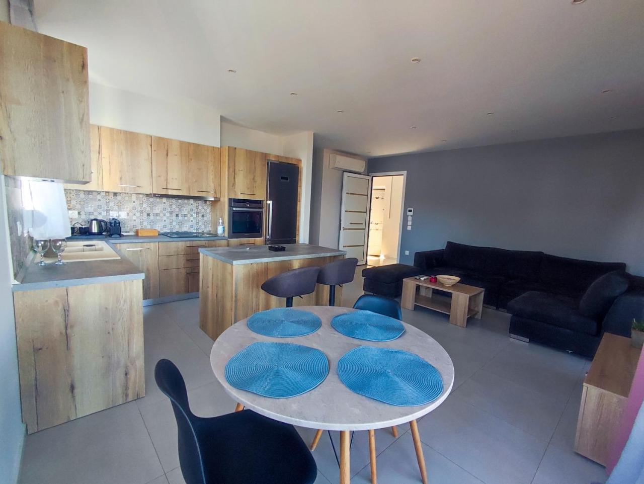 Nostalgia Apartment 1