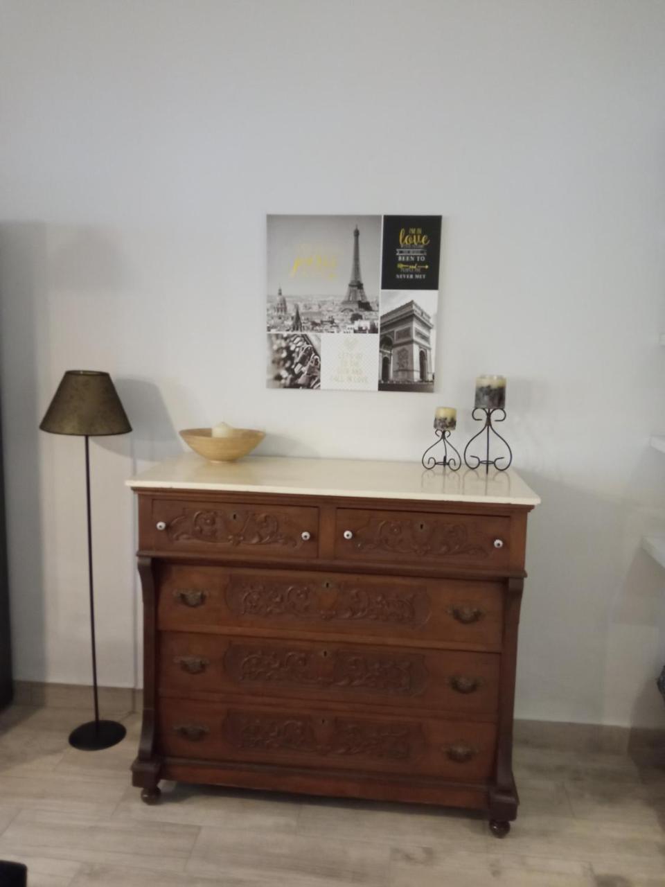 Charming Garden Apartment 2