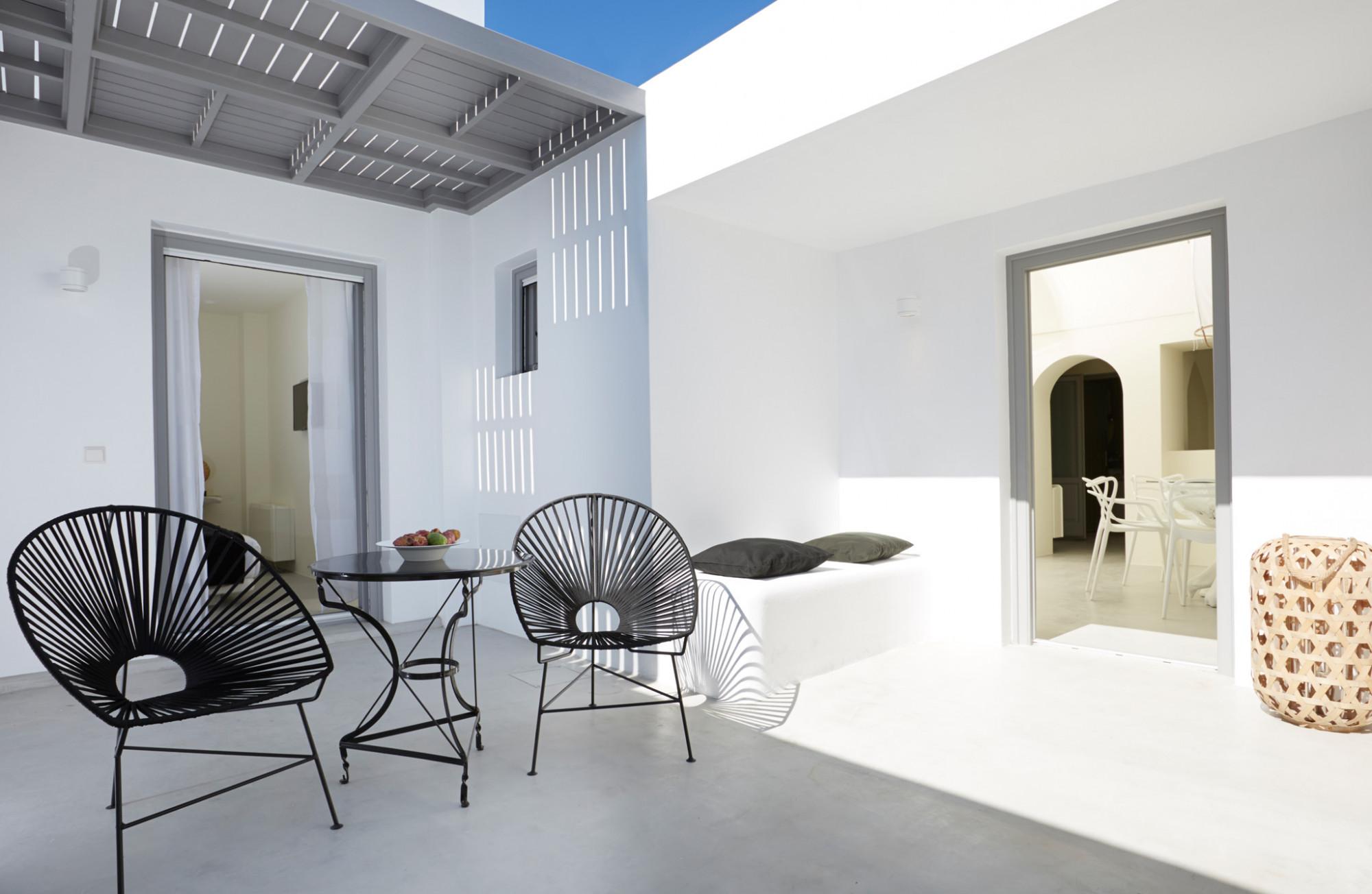 2 Bedroom Eolia Kamari Villa 100m2 with Private Heated Pool 2