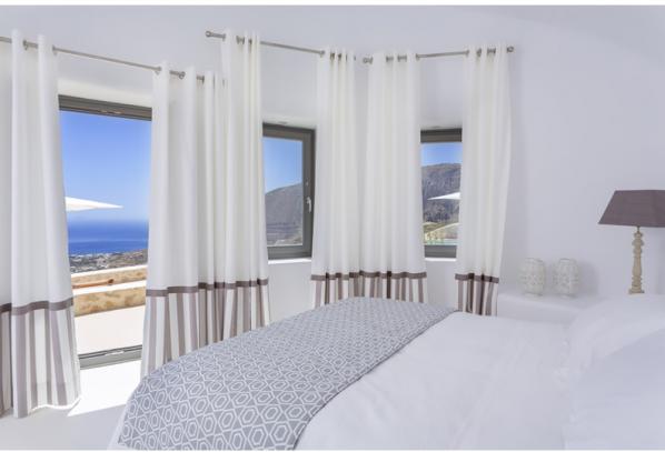 Luxury Villa in Santorini! 1