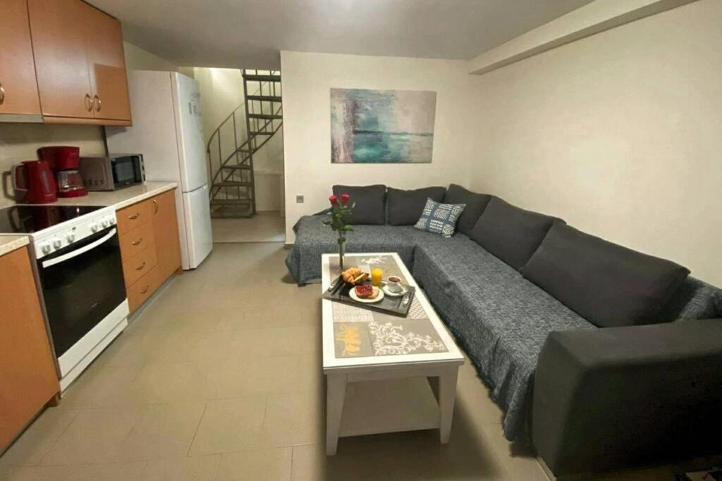 Somnium a Newly Renovated House in Kamari (Adults Only) 1