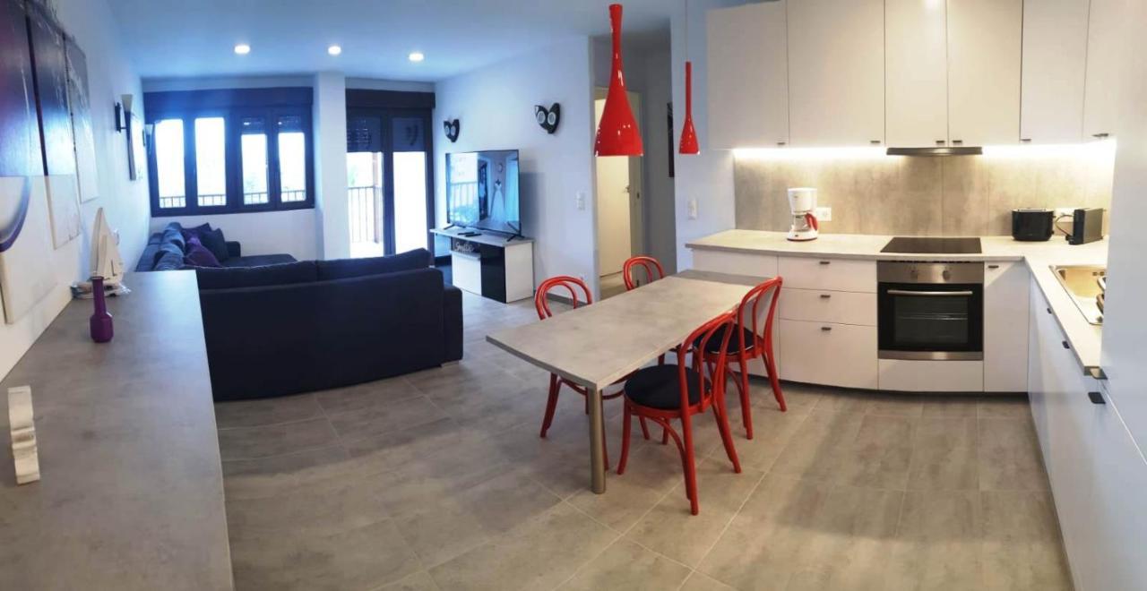 El Bobo Beach- Deluxe 2 Bedroom Apartment 2