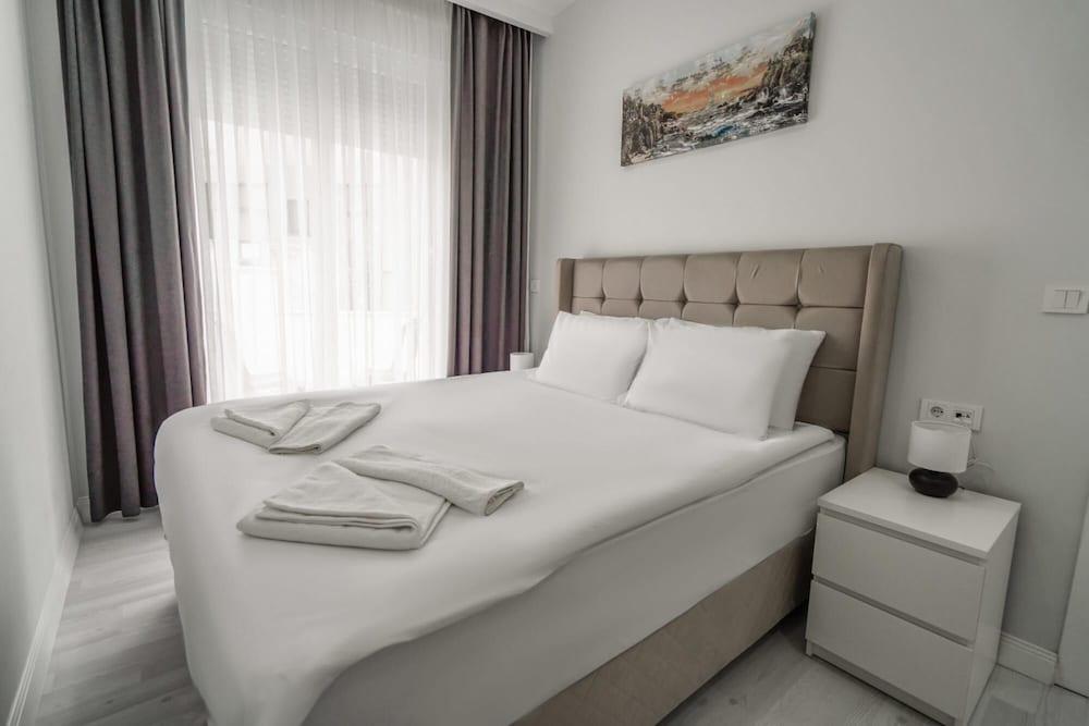 Charming And Central Flat Near Beach in Muratpasa 2