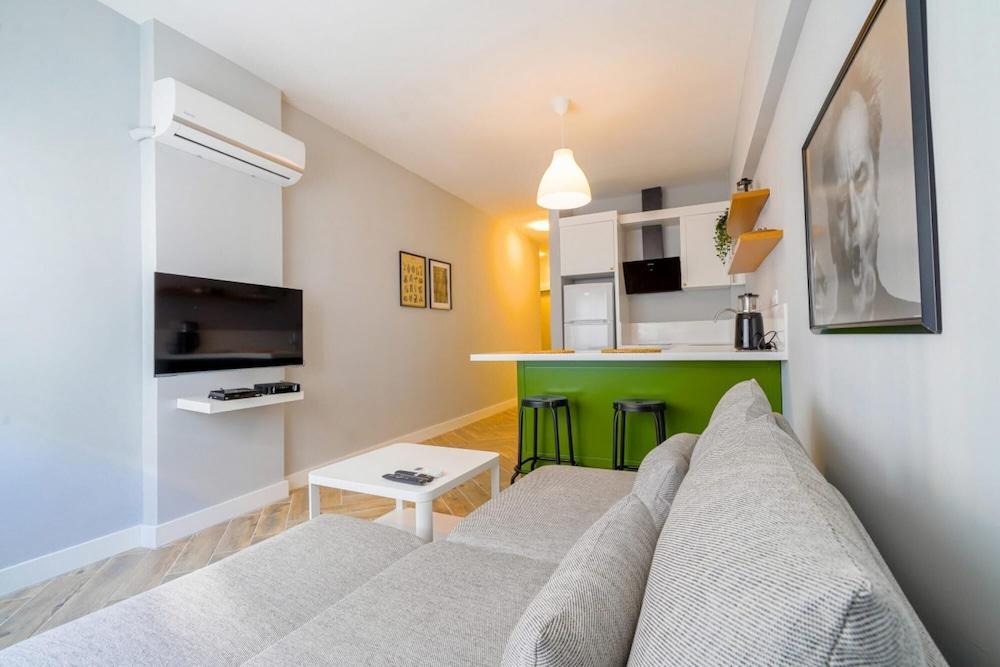 Central Flat Near Beach in Muratpasa Antalya 2