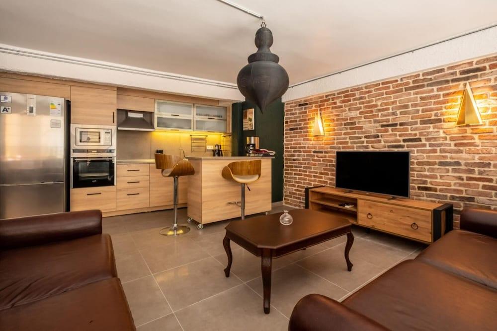 Amazing Flat with Stylish Interior in Beyoglu 1