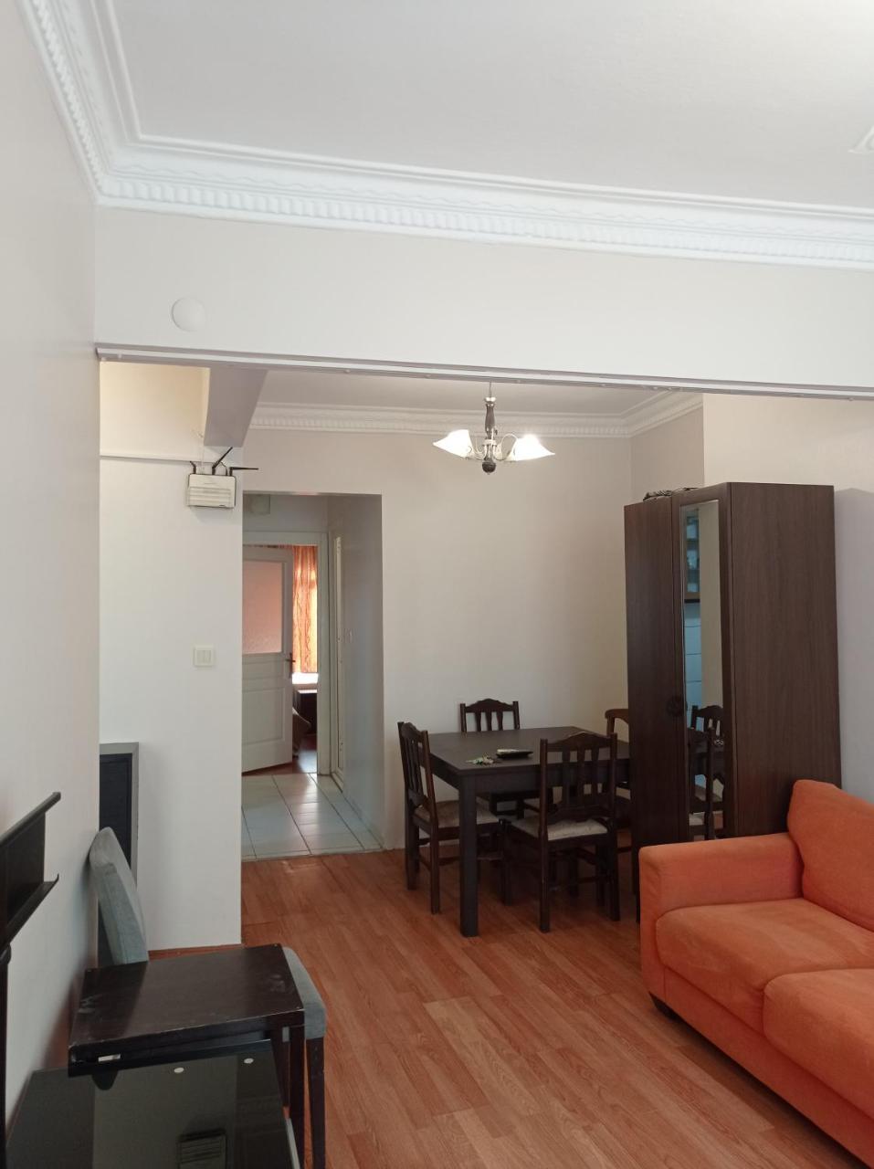 2+1 Daire Yusufpasa Tranway Stasion 1