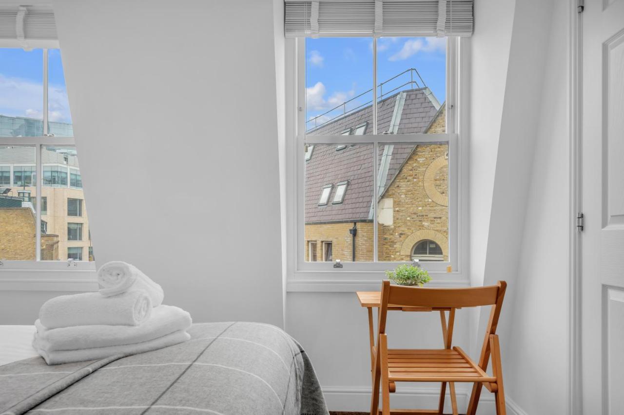 Vibrant And Sleek 2 Bed Apartment in Artillery Lane 1