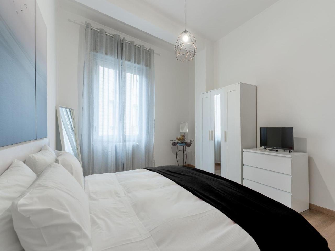 The Best Rent - Cozy Two-Bedroom Apartment Near Colonne S Lorenzo 1