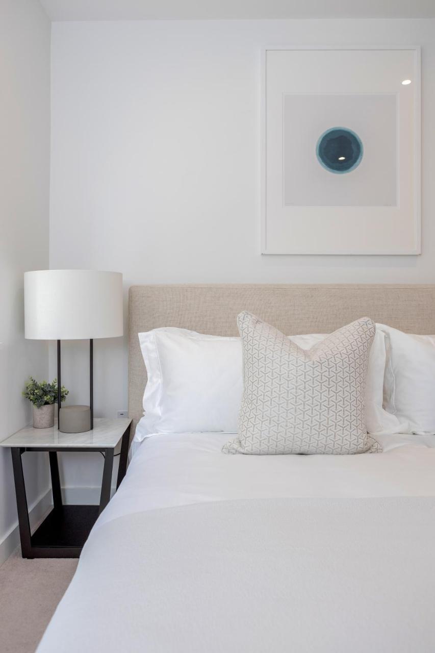 Luxury Central Mayfair Townhouse with AC 3br 3ba 2