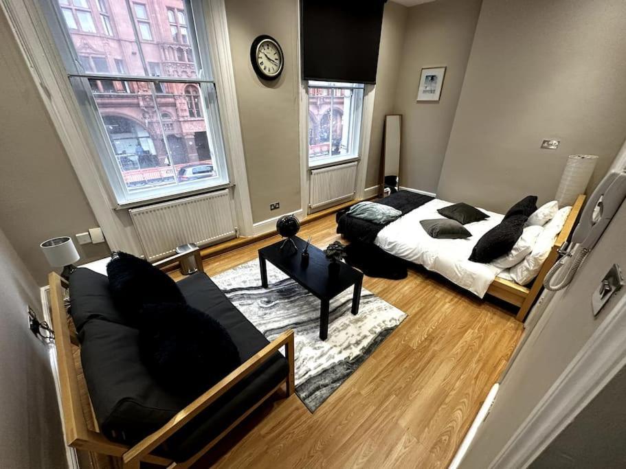 1-Bedroom Flat Located on Old Street in Shoreditch.