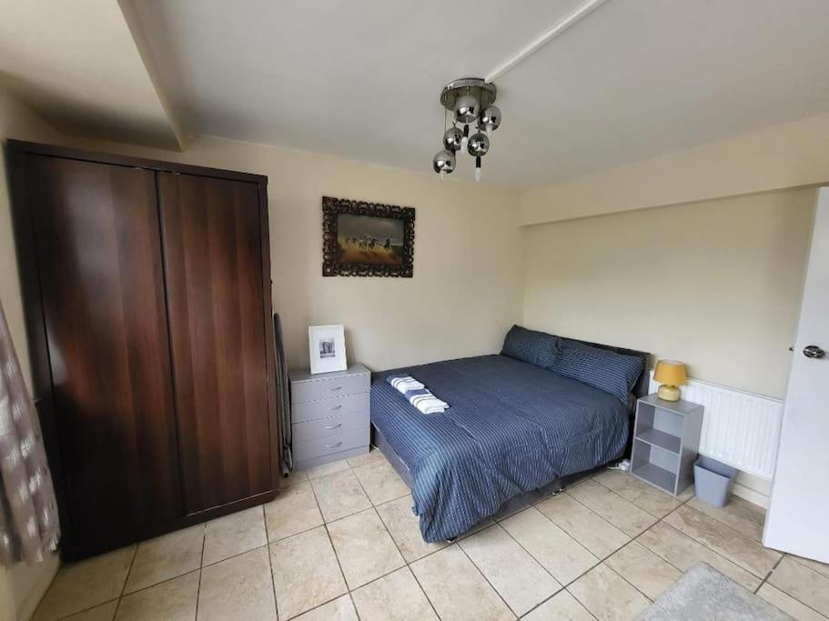 Four Bedroom Flat - Surrey Quays