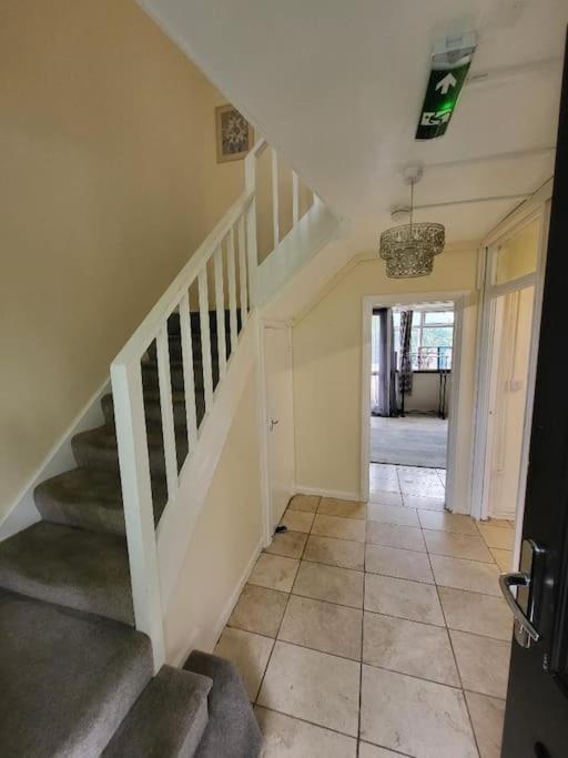 Four Bedroom Flat - Surrey Quays 2