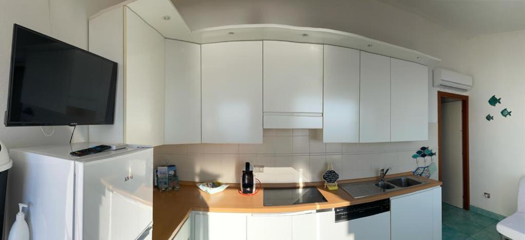 Appartamentino Panoramico...Con Finestra Sul Mare! (Adults Only) 1