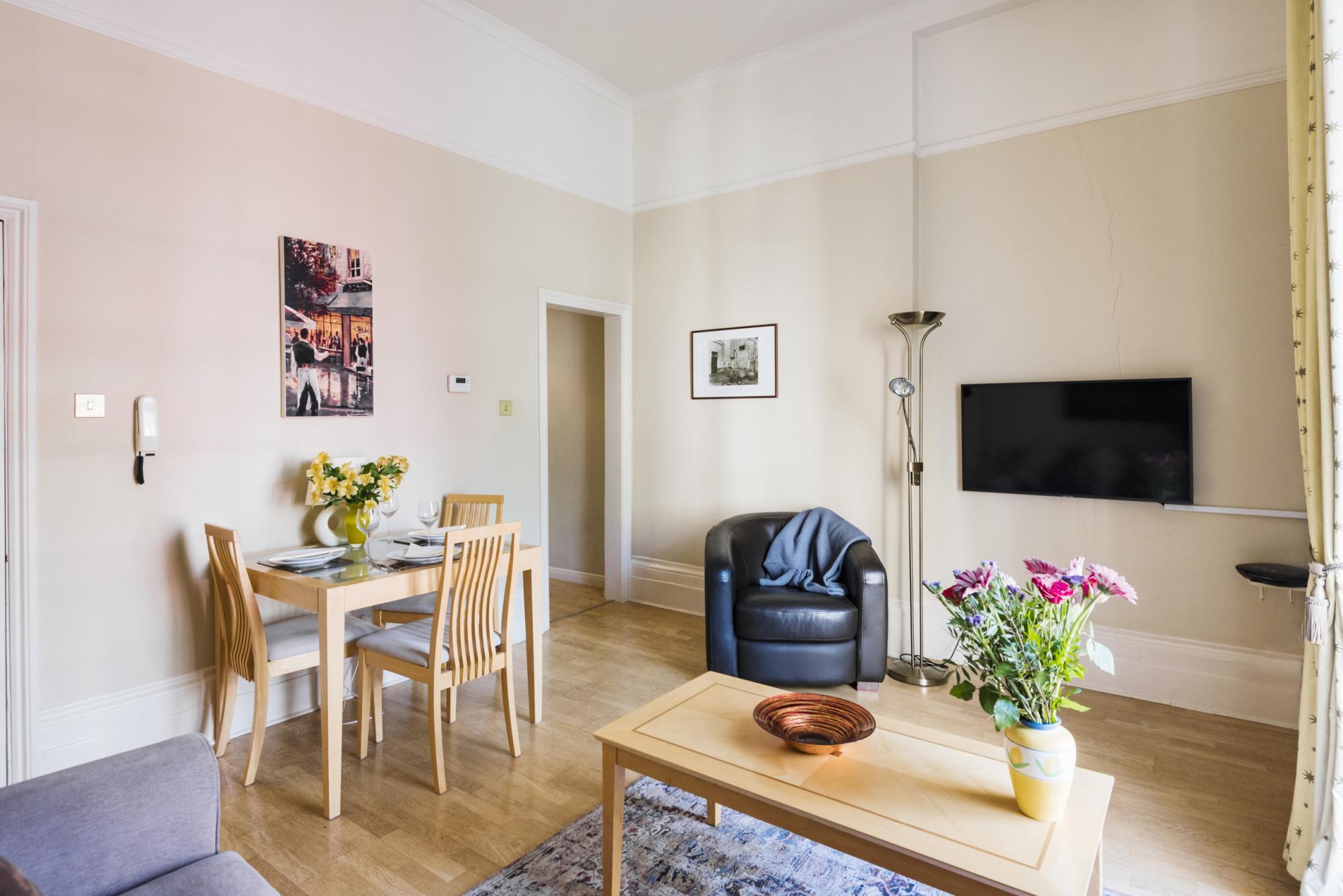 Charming Victoria Home Close To Buckingham Palace 1