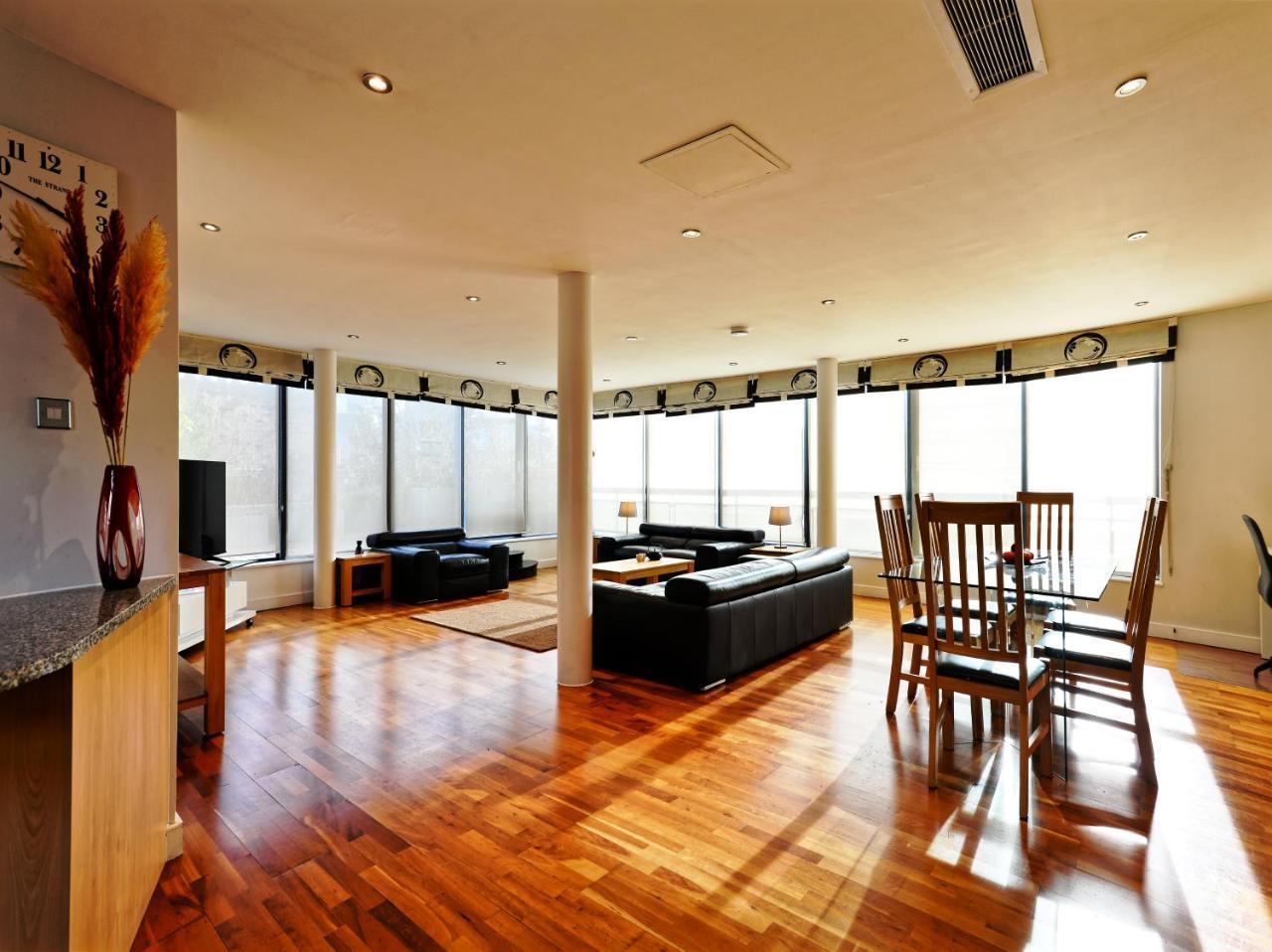 Farringdon Laceby Apartments