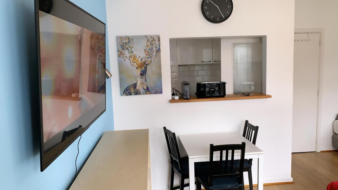 Flat Beautiful And Quiet with Terrace & Working Desk