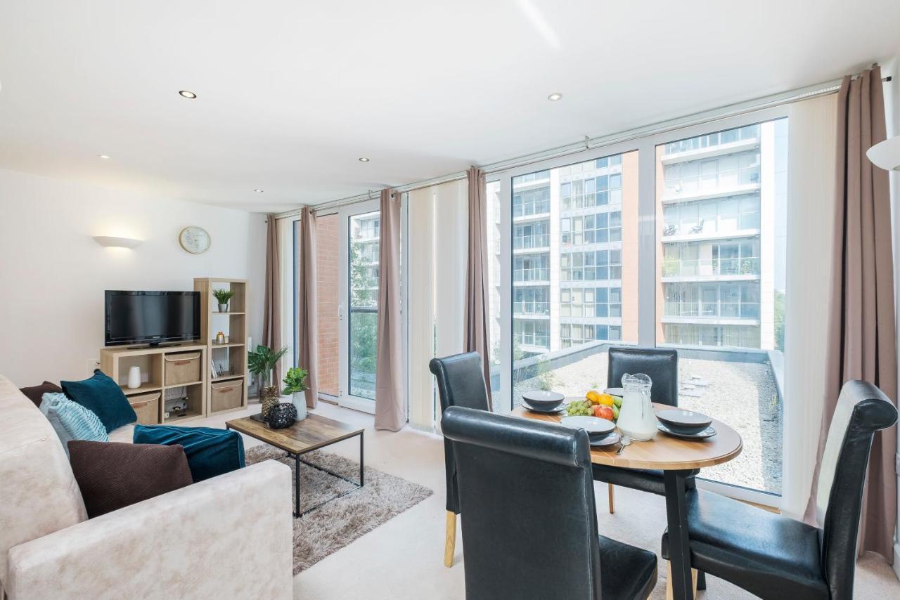 Stunning Well Equipped Flat in Great Riverside Location Near Excel And O2