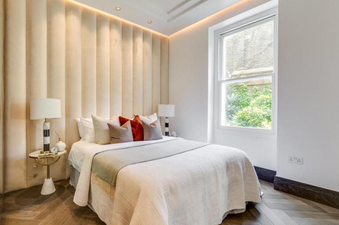 4 Bed Flat in Center 2