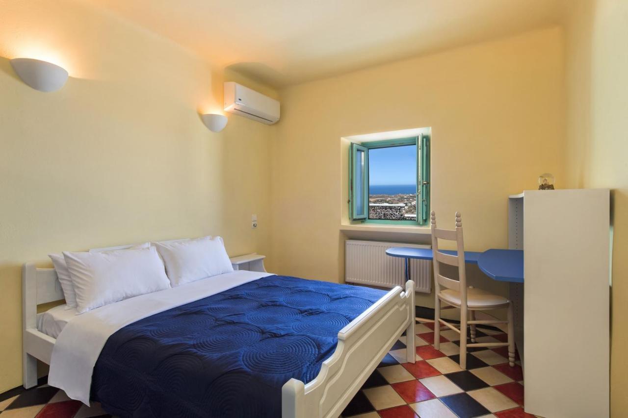 Fira Center Houses 1