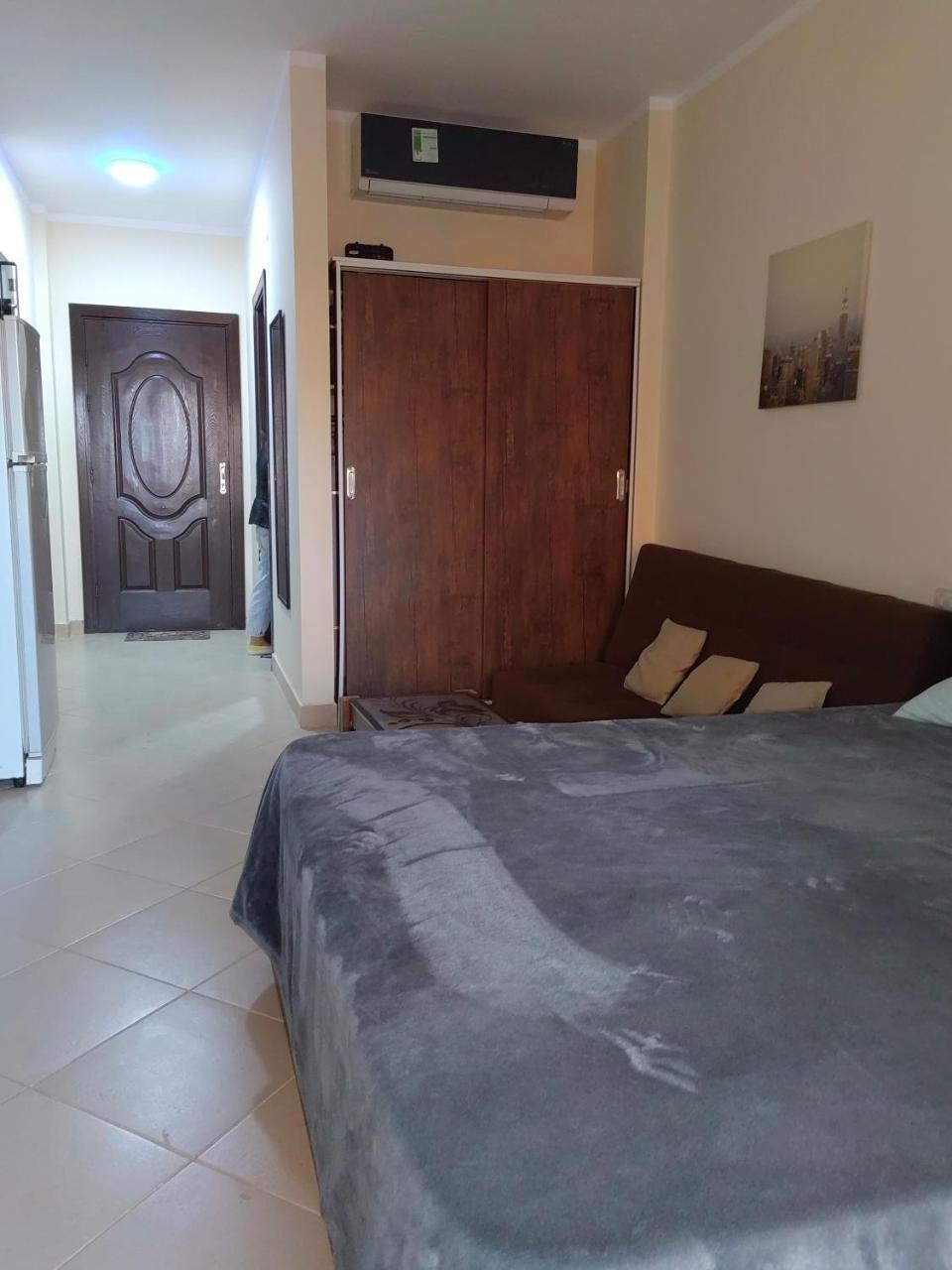 Florenza Khamsin Aprt F7 1