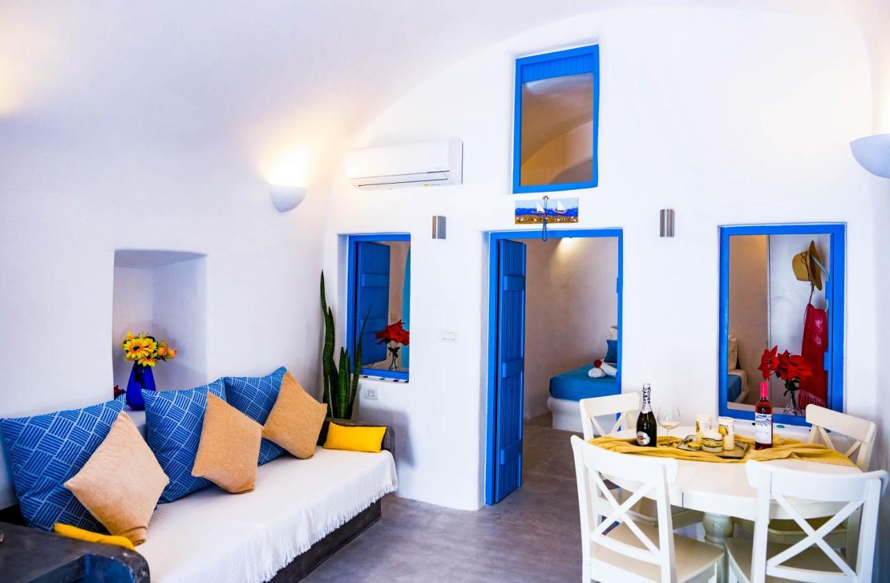 Bonita Santorini Cave 1