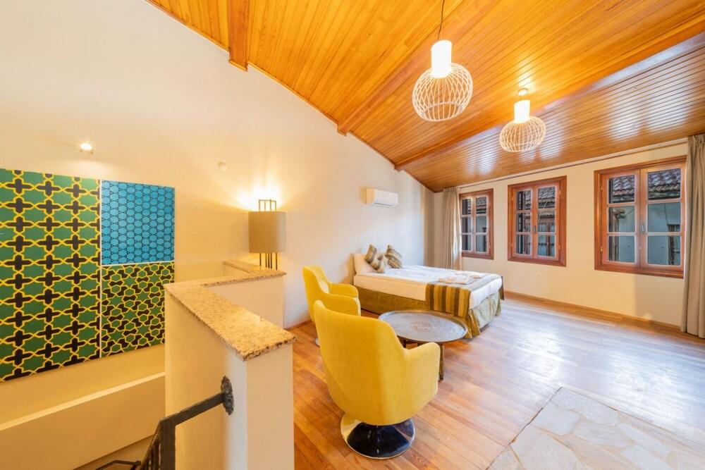 Mesmerizing Hotel Room Near Hadrian S Gate 1